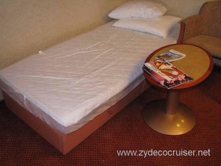 carnival cruise double sofa bed