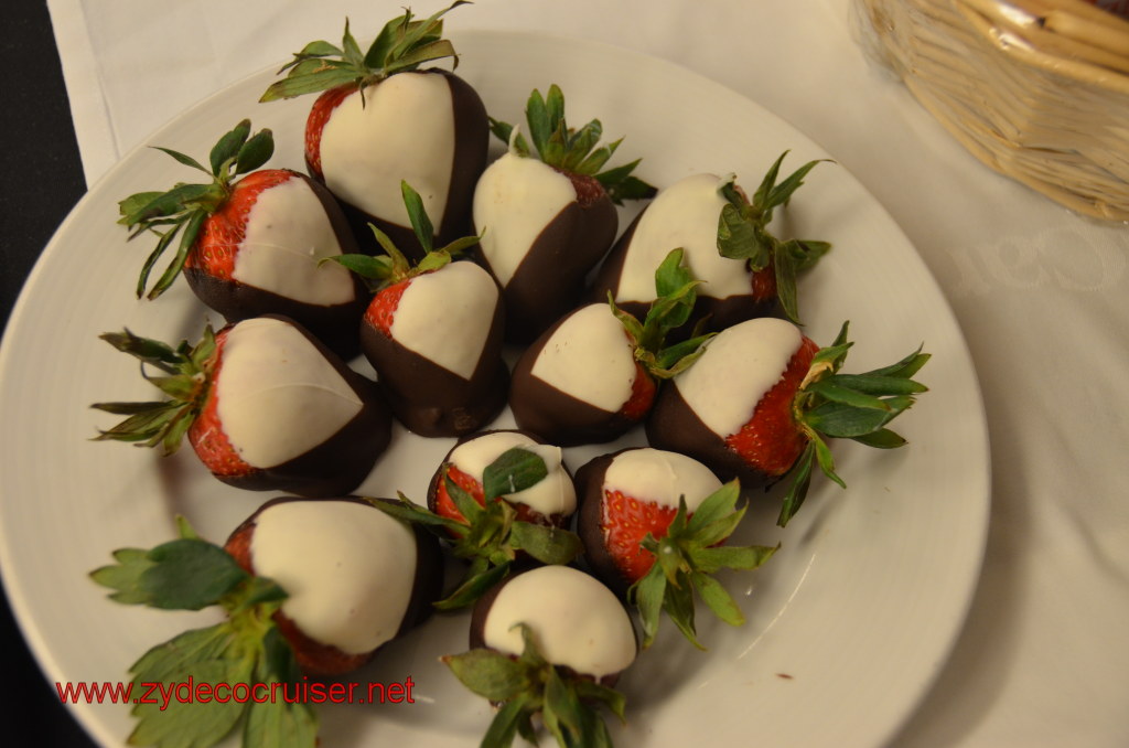 137: Carnival Magic, BC5, John Heald's Bloggers Cruise 5, Sea Day 1, Chocolate covered strawberries, Yum!