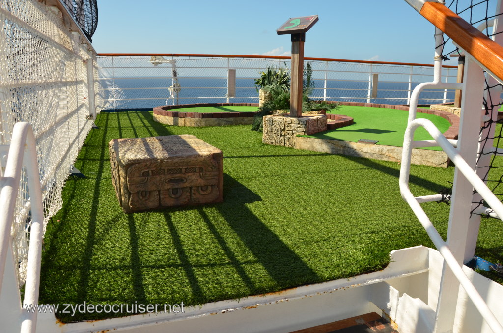 044: Carnival Conquest, Nov 15, 2011, Sea Day 2, Mini-Golf