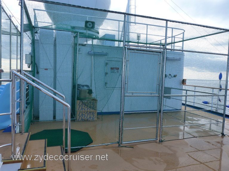 3715: Carnival Dream Golf Cage