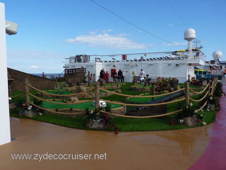 3718: Carnival Dream Mini Golf