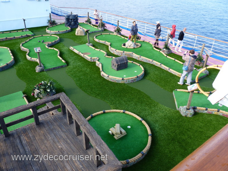 3731: Carnival Dream Mini Golf