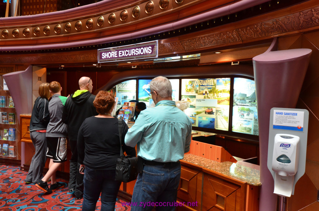 042: Carnival Elation, New Orleans, Embarkation, Shore Excursions Desk