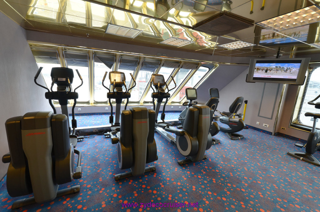 184: Carnival Elation, New Orleans, Embarkation, Gymnasium, 