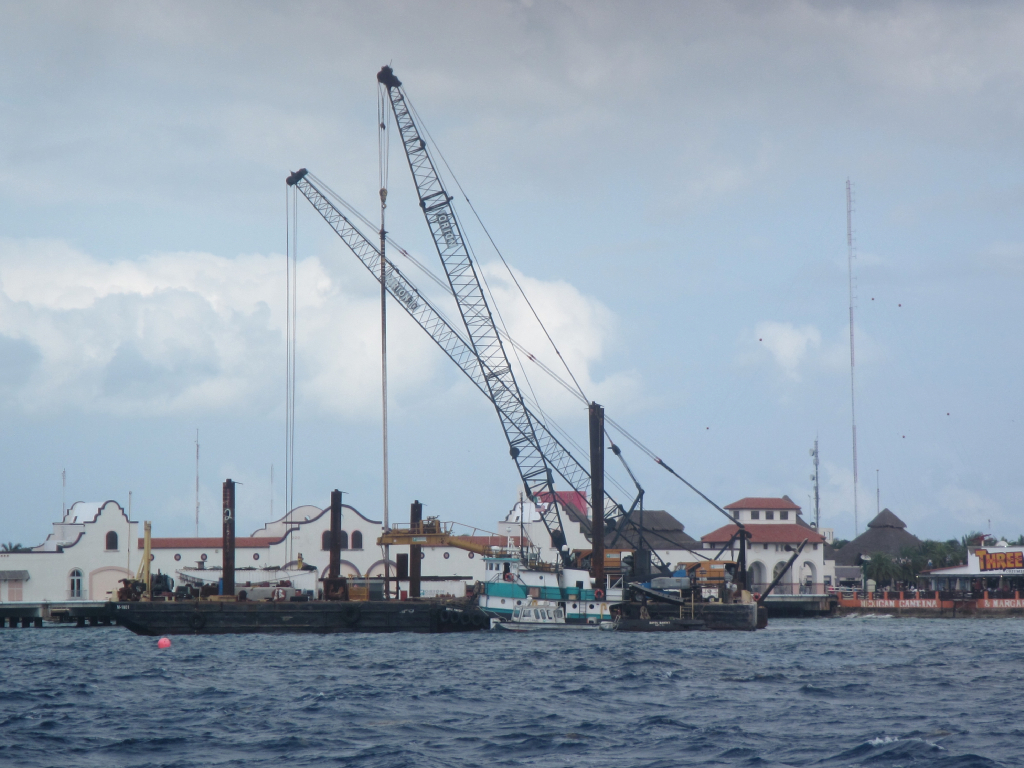 075: Carnival Elation Cruise, Cozumel, Deluxe Beach Catamaran Sail and Snorkel,