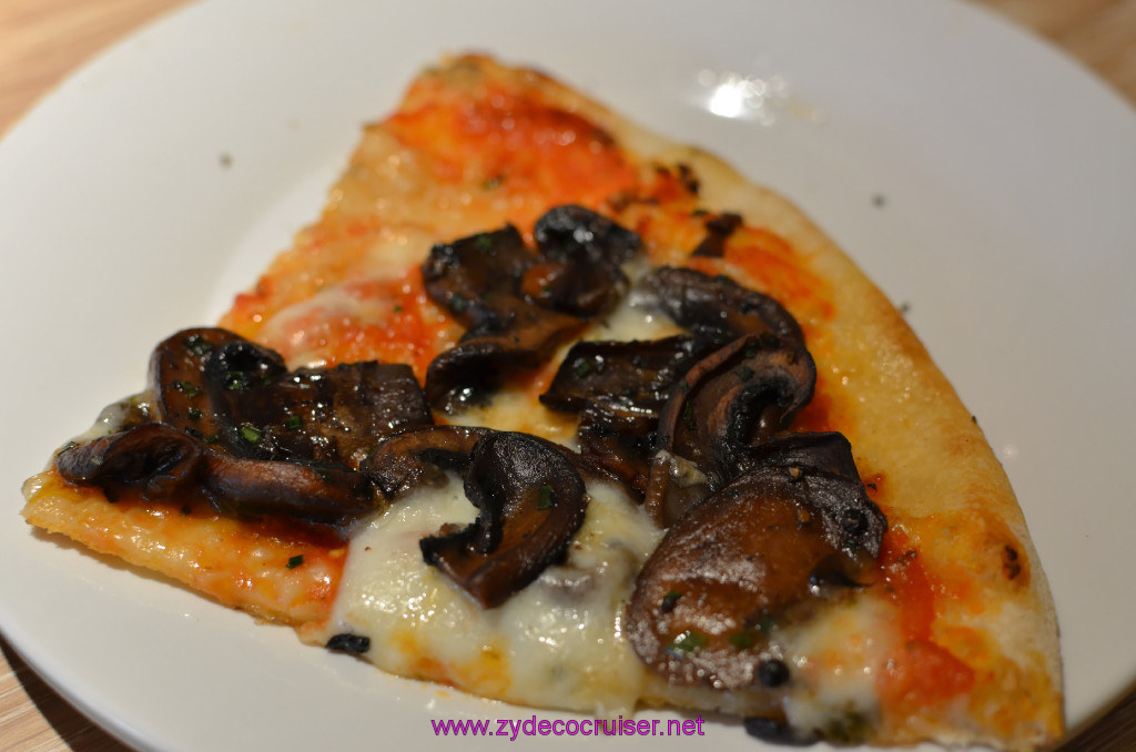 248: Carnival Sunshine Cruise, Civitavecchia, Pizzeria del Capitano, Funghi Pizza, 