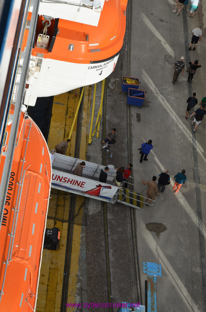 020: Carnival Sunshine Cruise, Naples, One of the gangways, 