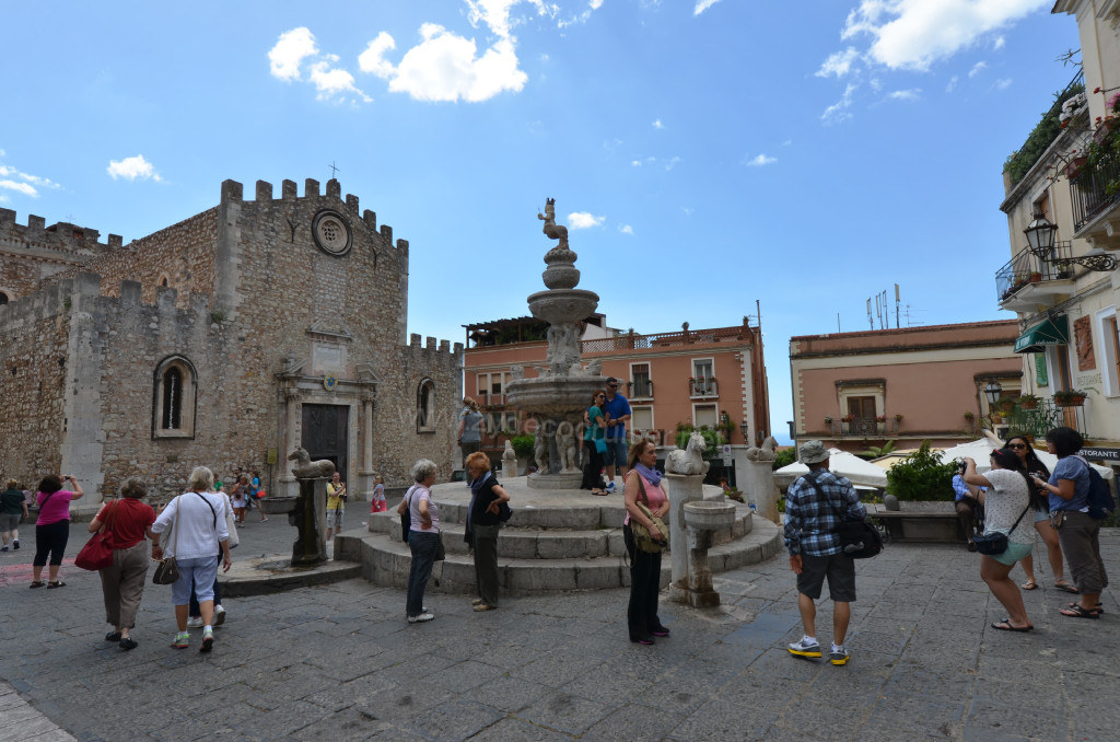 028: Carnival Sunshine Cruise, Messina, Taormina on Your Own tour, Duomo Square, Duomo, Minotaur Fountain, 