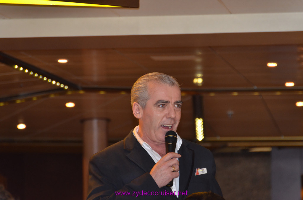 422: Carnival Sunshine Cruise, Mallorca, MDR Diner, Senior Maitre d' Ken Byrne Singing, 