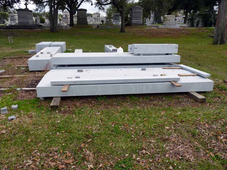 100: Christmas, 2009, New Orleans, Lake Lawn Metairie Cemetery, 